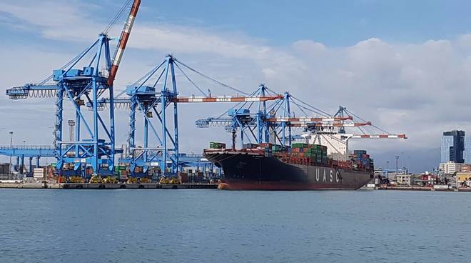 Crescita senza fine per il porto di Genova: ad aprile container +17%