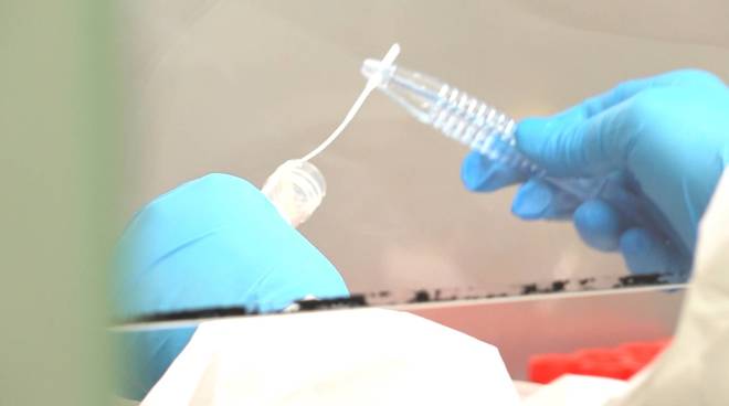 Coronavirus, al San Martino si sperimenta un test più veloce del tampone: risultato in 30 minuti